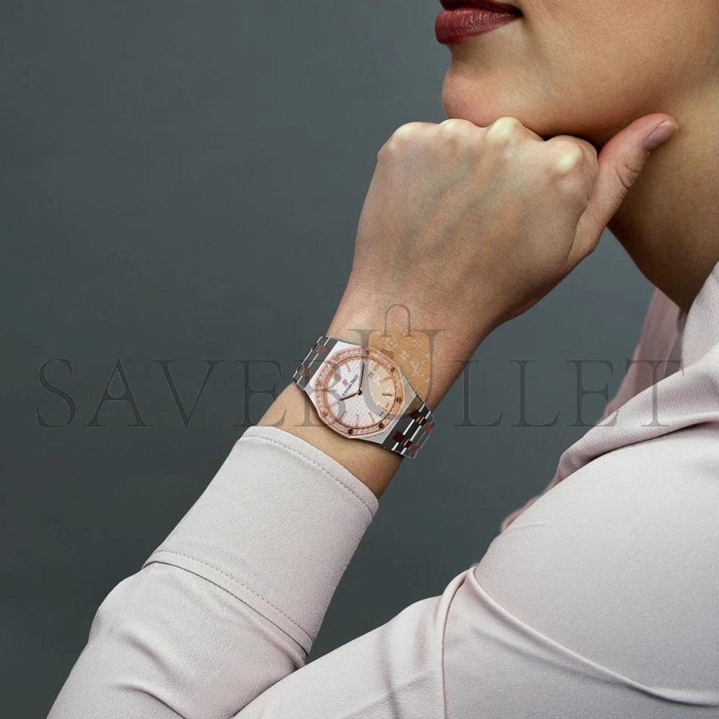 AUDEMARS PIGUET ROYAL OAK QUARTZ 33MM WATCH 67651SR.ZZ.1261SR.01